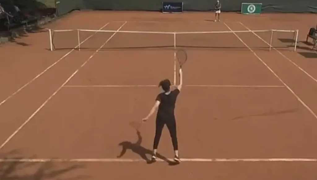 "فضيحة" عالمية في التنس... المصرية هاجر عبد القادر تظهر بأداء كارثي والاتحاد يعلق (فيديو)