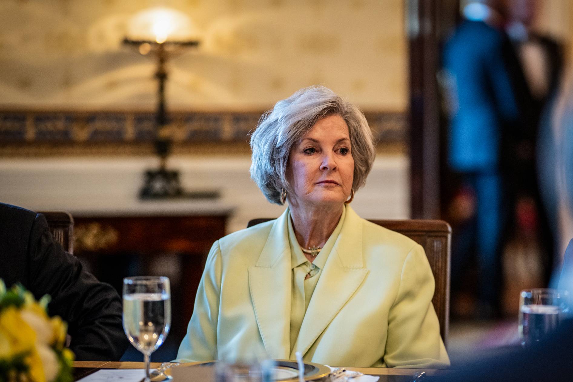 سوزي وايلز (مواقع)