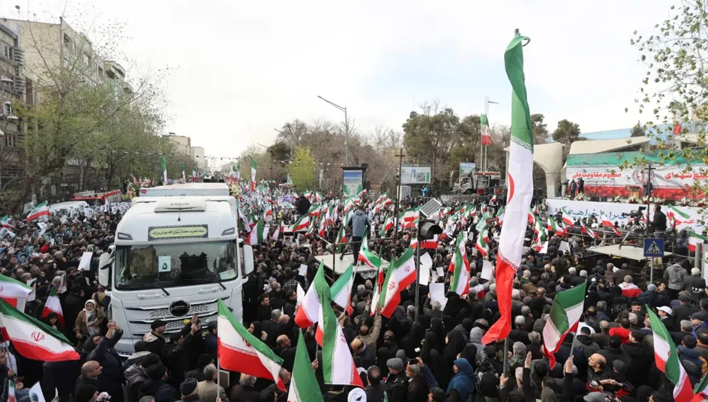 على أميركا مراقبة تصرّف إيران الداخل... ومحاصرتها وضربها!