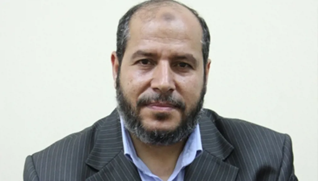 حفيدا خليل الحية تحت أنقاض مدرسة دار الأرقم شرقي غزة
