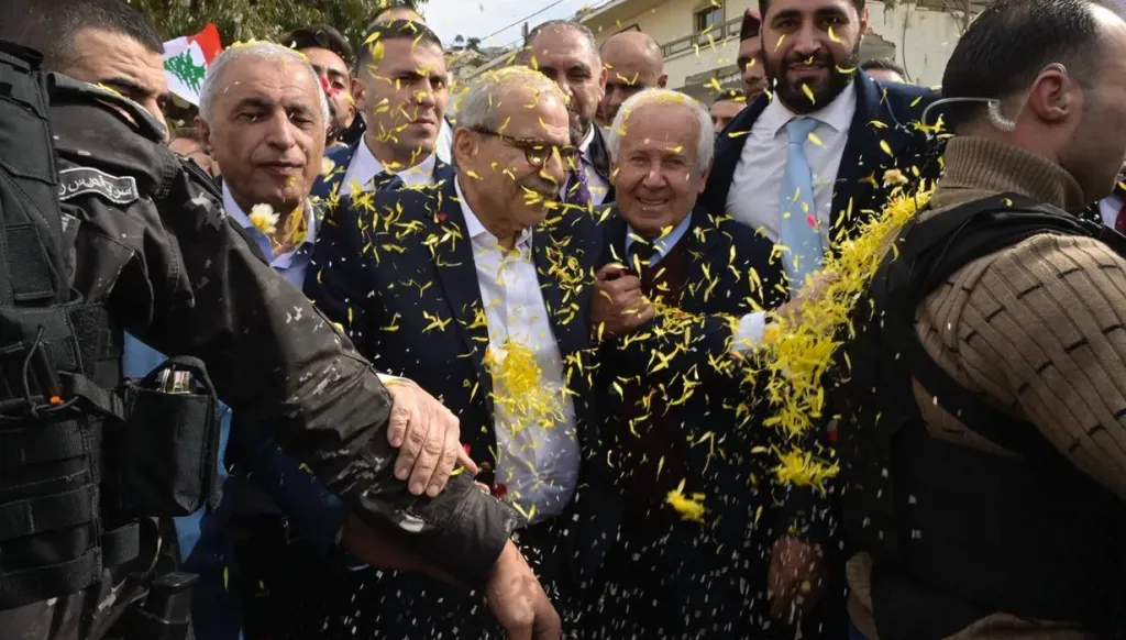 "تسلّل" سيدة الى خيمة مخصصة لاستقبال نواف سلام