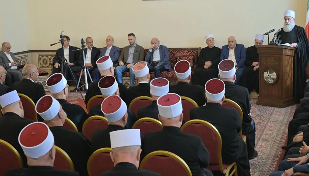 التداعيات اللبنانية للفتنة السورية تُسابق عودة برّاك... سلام يرفض كلام قاسم عن تسليم السلاح لإسرائيل