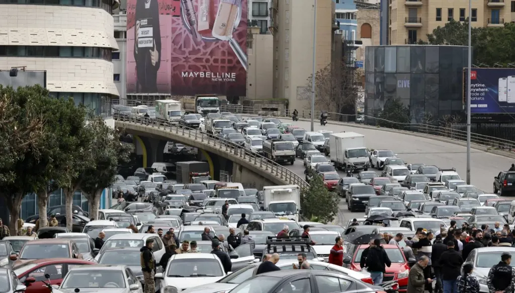 عندما تضحك السلطة على الشعب