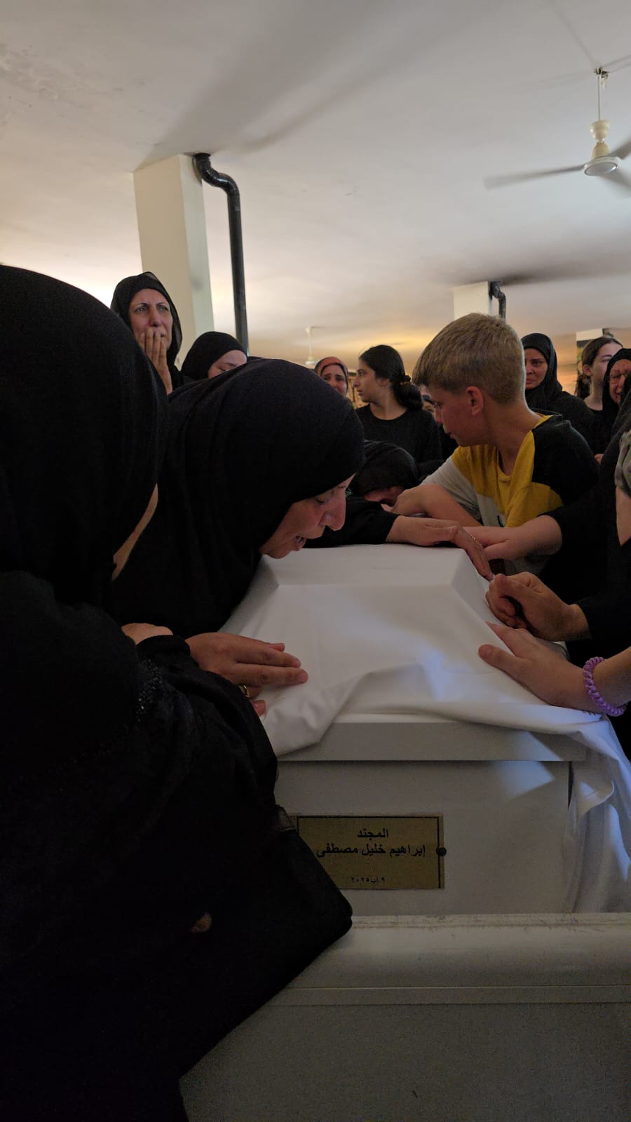 تشييع المجند الشهيد إبراهيم خليل مصطفى في بلدة مجدلون (لينا اسماعيل)
