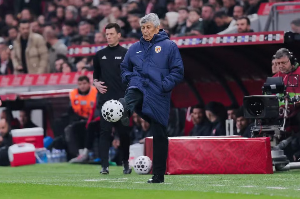 ميرتشا لوتشيسكو. (أ ف ب)