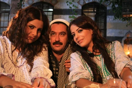 ليليا الأطرش ورشا التقي وميلاد يوسف في مسلسل باب الحارة (إنستغرام).