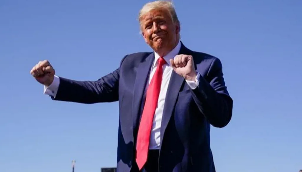 ترامب يثير الجدل بتصريح صادم عن النساء: النظر إليهن "موت سياسي"