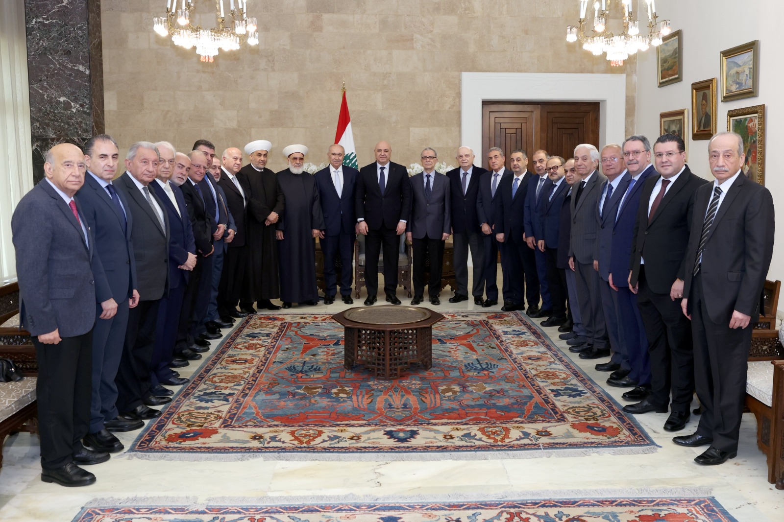 عون يلتقي وفد منتدى بيروت (الرئاسة)