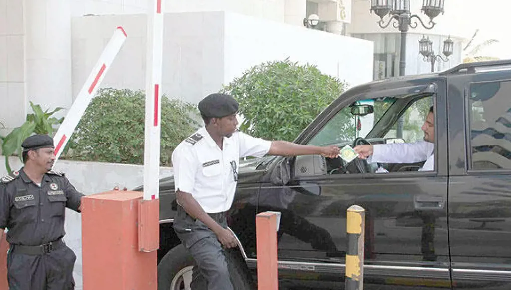 بالفيديو -  إلقاء القبض على 5 أشخاص في السعودية منهم 4 يحملون الجنسية السورية