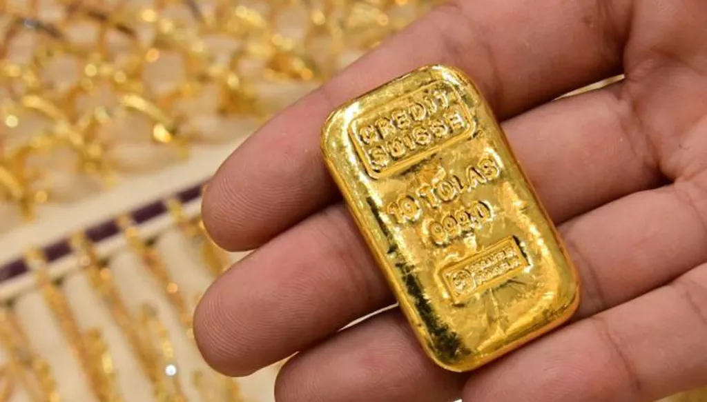 أسعار الذهب تهبط بعد صعود الدولار وعوائد السندات