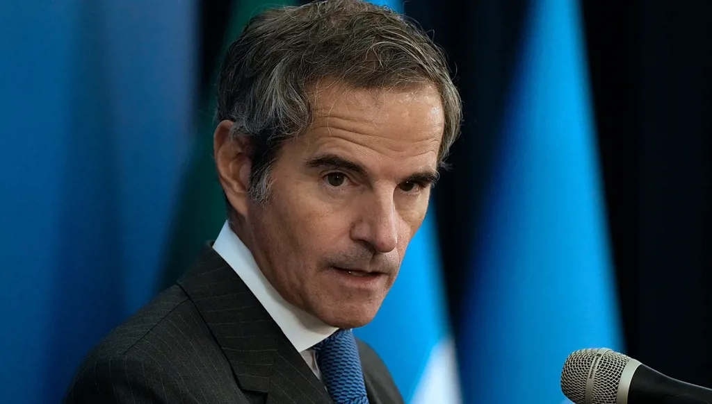 غروسي يعلن عودة مفتشي "الطاقة الذرية" إلى إيران