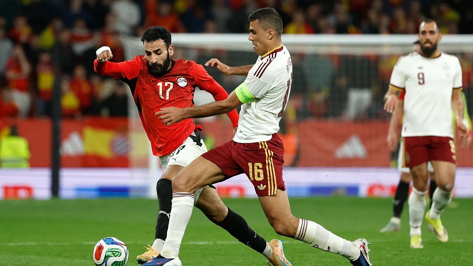 من مباراة إسبانيا ومصر. (أ ف ب)