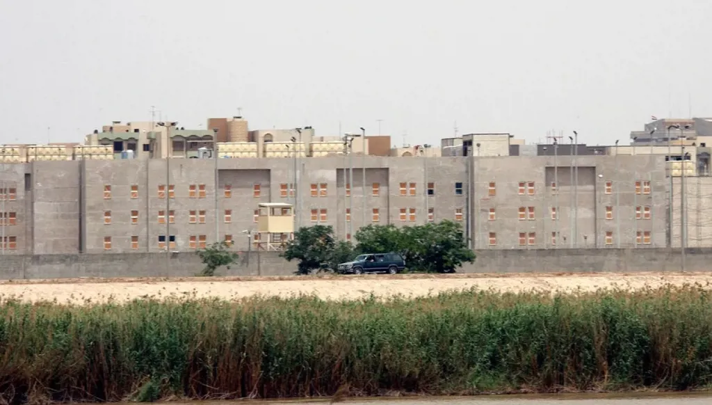 بسبب "التوترات الإقليمية"... تقليص إضافي لبعثة واشنطن في العراق