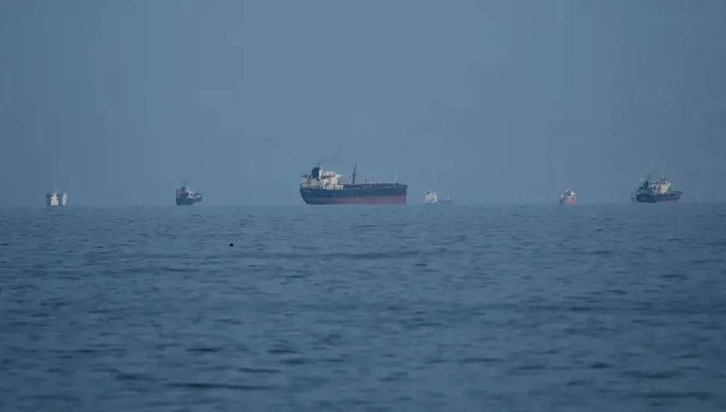 Strait of Hormuz blocked: Global food supply in danger