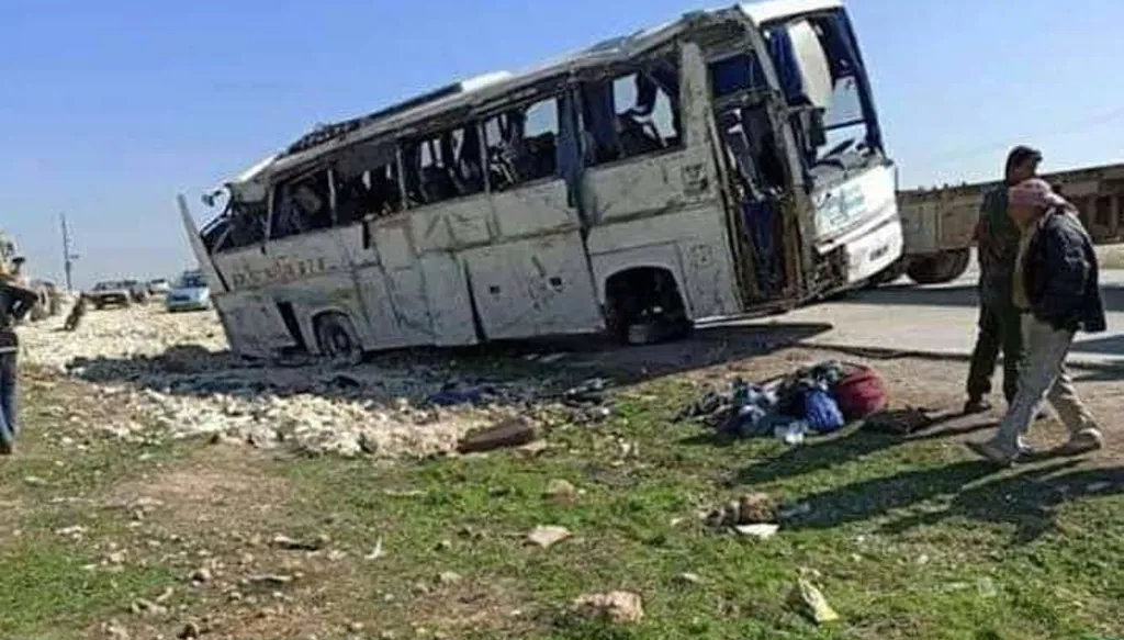 عبوة ناسفة تستهدف حافلة عسكرية على طرق حمص - مصياف