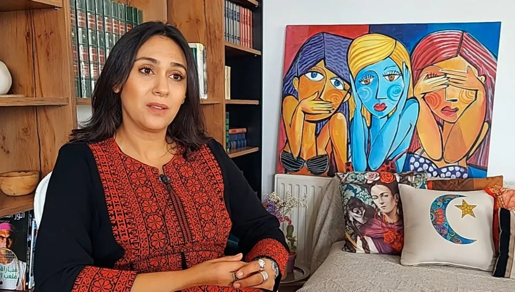 التونسية نسرين بن خديجة تغلب السرطان بالكتابة (فيديو)