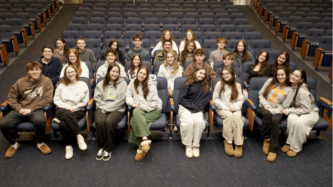 دفعة تخرج 2025 من مدرسة