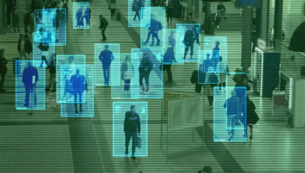 بريطانيا تعتزم التوسع في تقنية التعرف على الوجوه لتعقب المجرمين