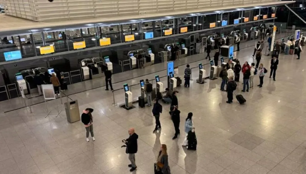 إغلاق مطار ميونيخ مجدداً بعد رصد مسيَّرات في أجوائه