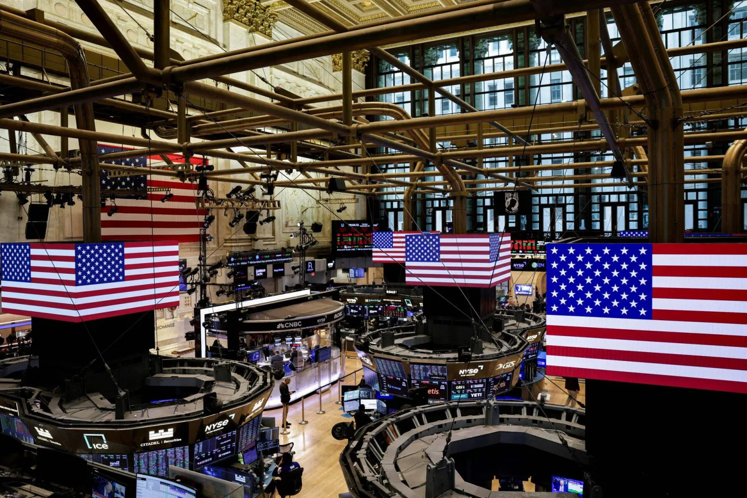 أسعار الذهب مستقرّة... كم بلغ سعر الأونصة؟