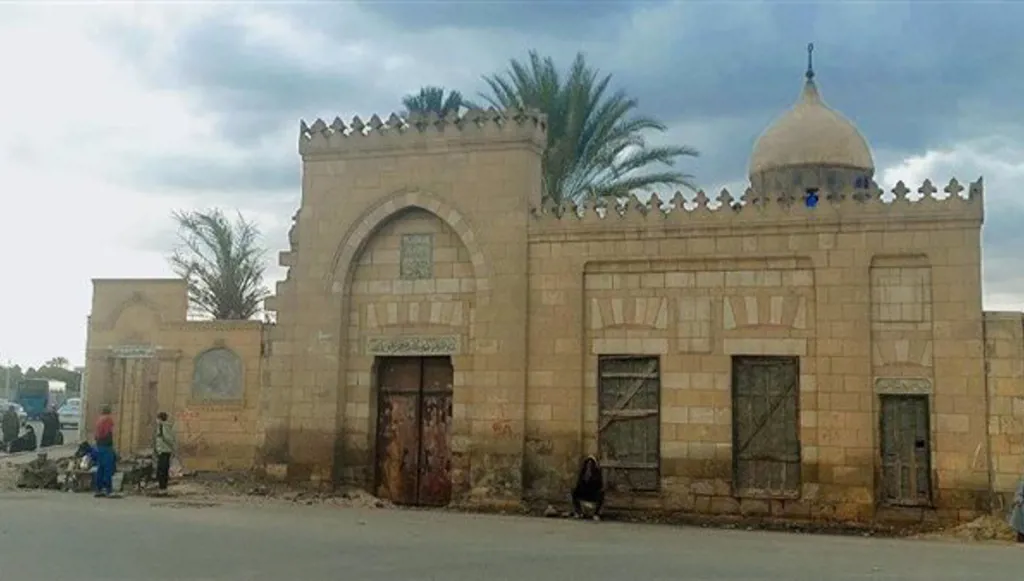 مصر تزيل ضريح أمير الشعراء أحمد شوقي