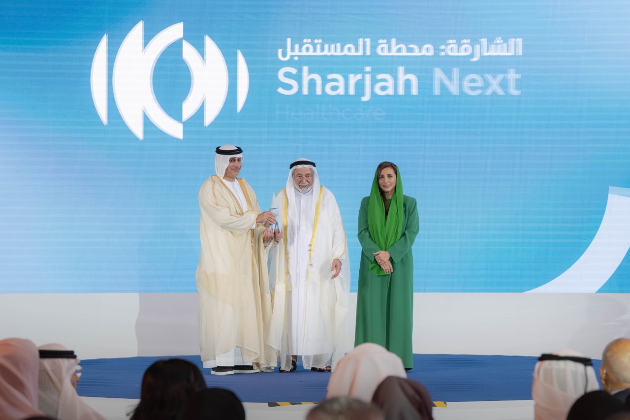 القاسمي مكرّماً الضيوف والشركاء والداعمين.