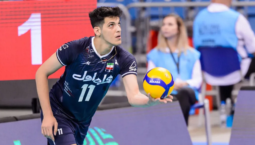 رحيل مبكر... وفاة نجم منتخب إيران صابر كاظمي عن 26 عاماً