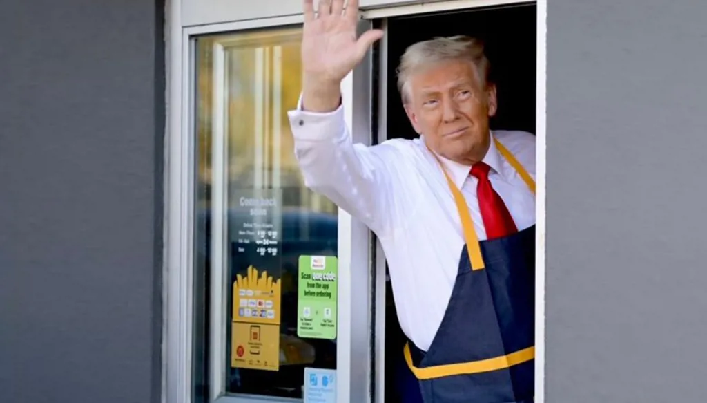 دونالد ترامب الحكواتي الأميركي على منوال: "إملأ الفراغ بالعبارة المناسبة"