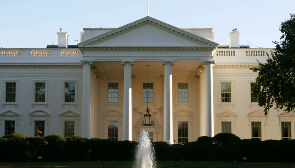 إستراتيجية ترامب الجديدة تقضي بتعديل "الحضور الأميركي" في العالم