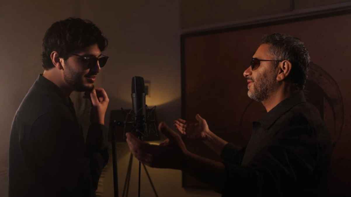 فضل شاكر ونجله.