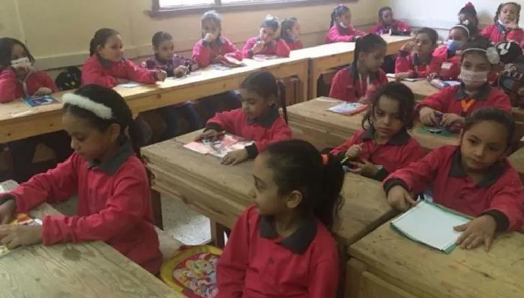 حبست طلاباً لعدم دفع المصروفات... معاقبة إدارة مدرسة مصرية!