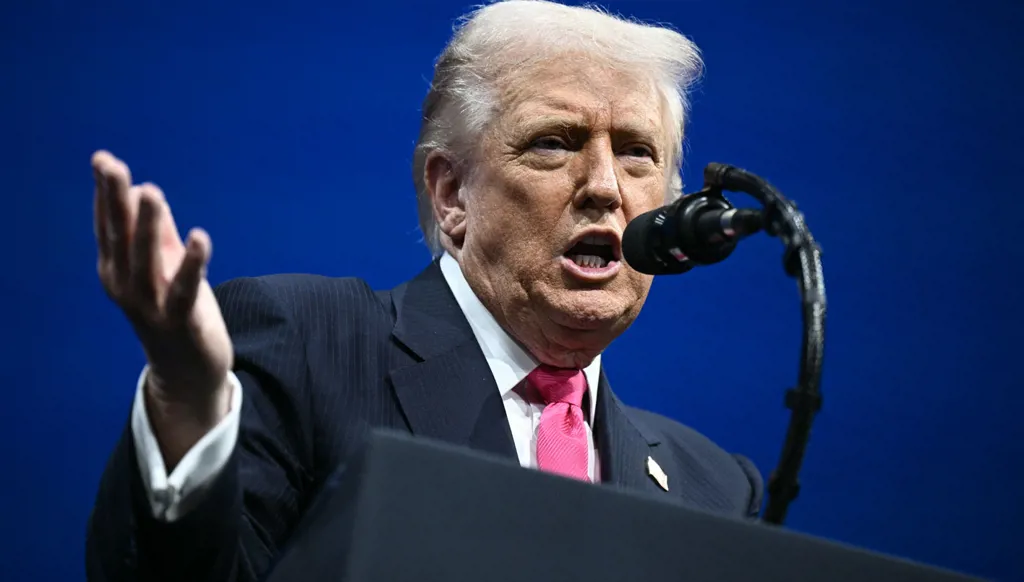 ترامب يحجم عن استبعاد إرسال قوات أميركية إلى فنزويلا