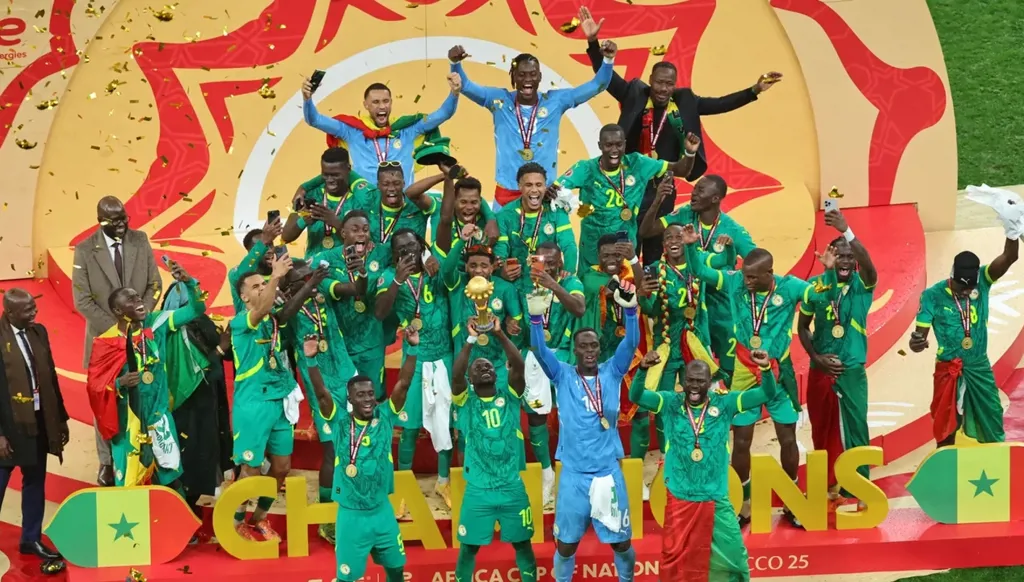 نهائي لم ينتهِ بعد... السنغال تحاول استعادة كأس أمم أفريقيا من المغرب