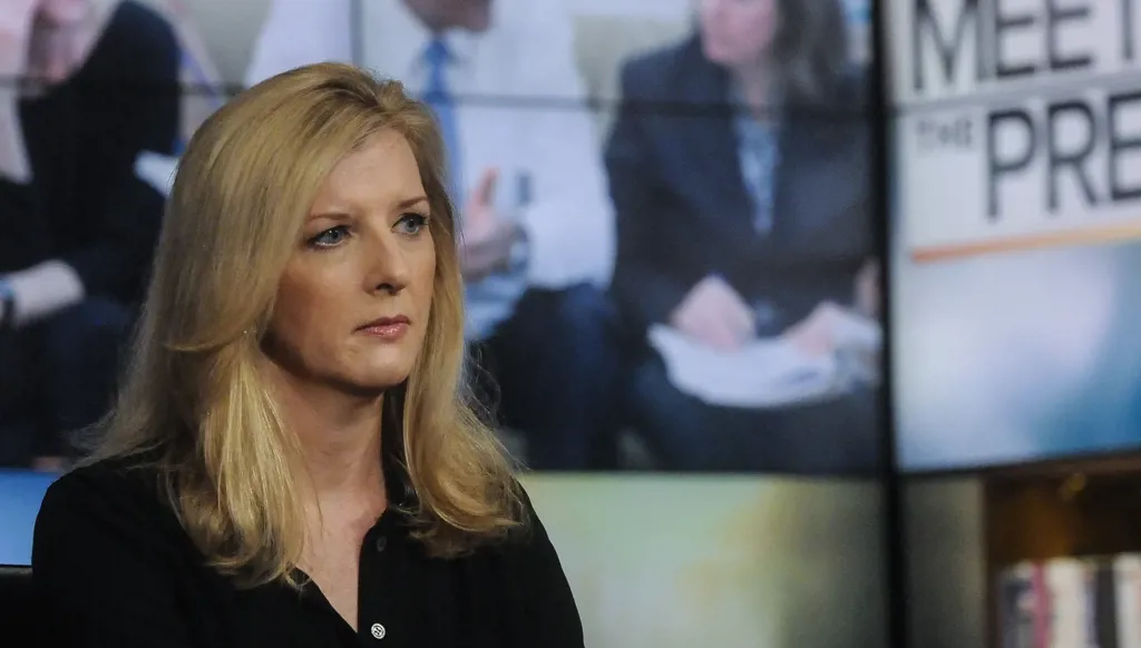 "رسائل تفضح علاقتها بإبستين"... استقالة كبيرة محامي "غولدمان ساكس"