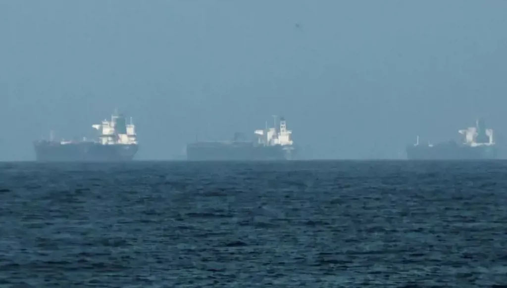 واشنطن تصعّد حصارها البحري على إيران... اعتراض سفن وتشديد الرقابة على مضيق هرمز