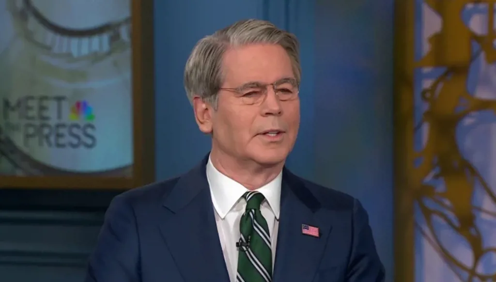 وزير أميركي: لدينا أموال وفيرة للحرب مع إيران