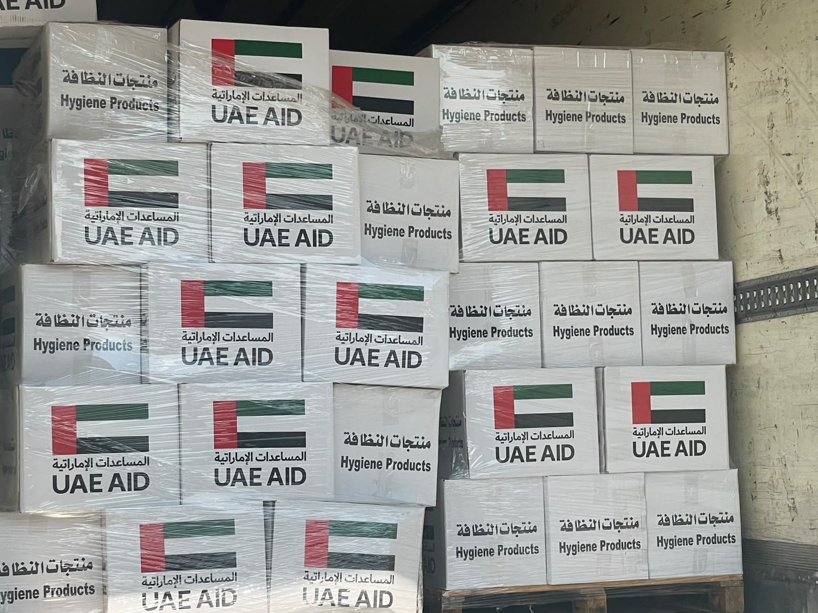 وصول أولى دفعات المساعدات الإماراتية إلى لبنان (النهار).