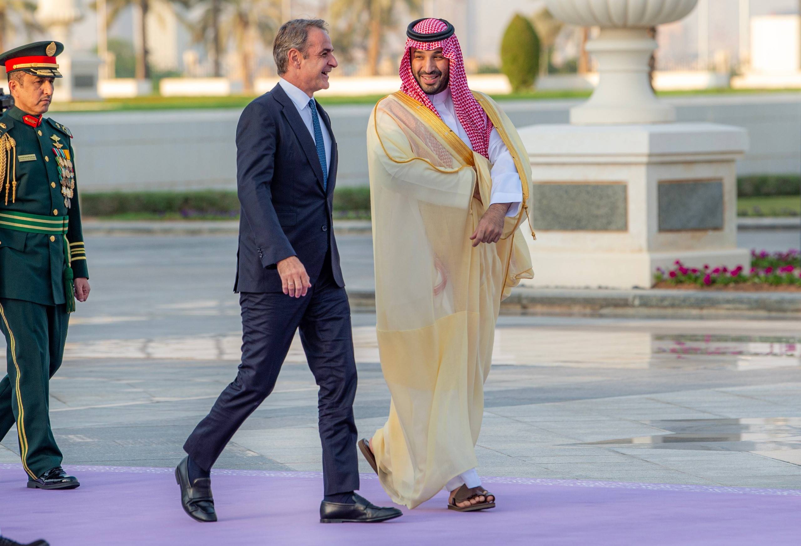 ولي العهد السعودي ورئيس الوزراء اليوناني (واس)