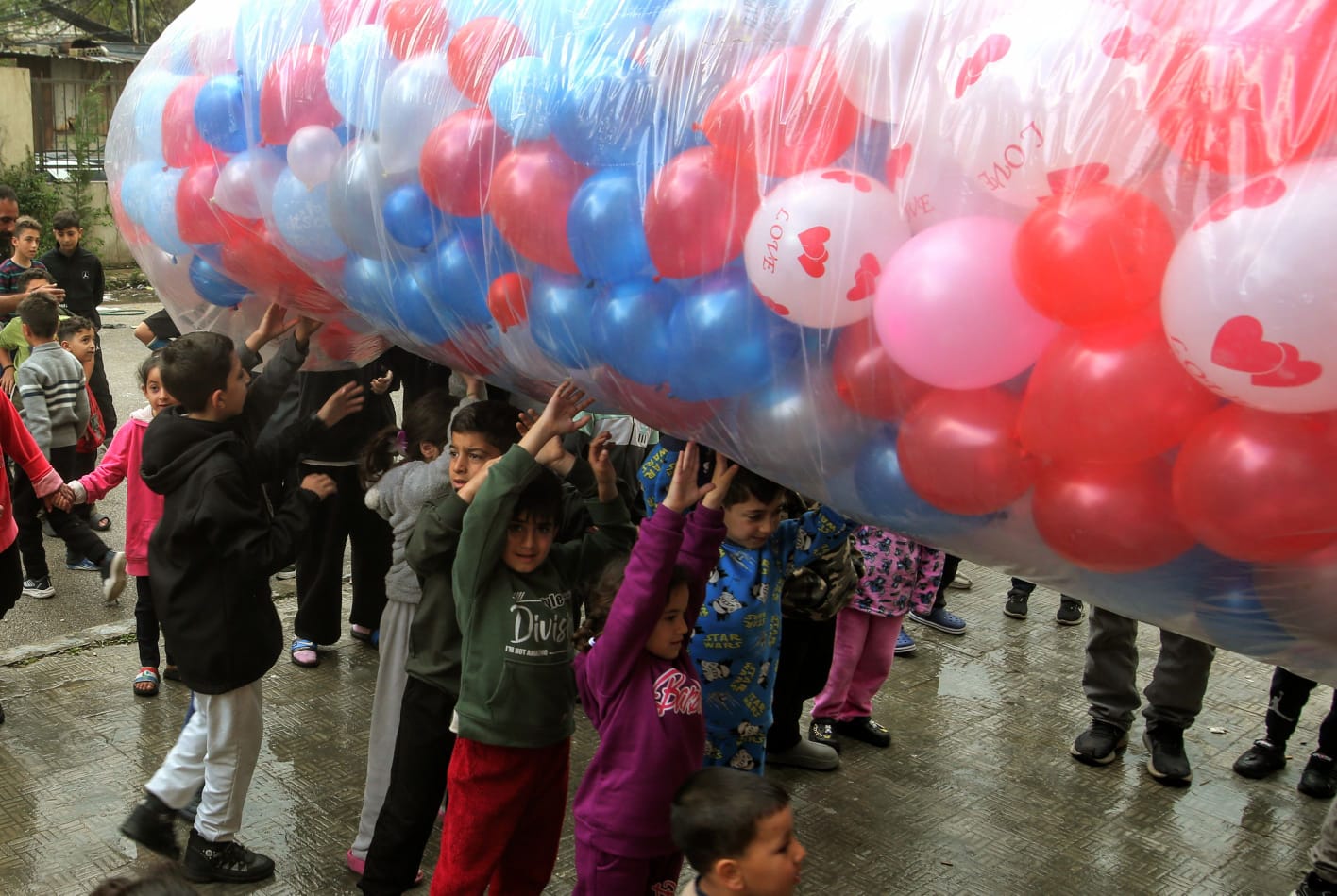 بالونات وترفيه.