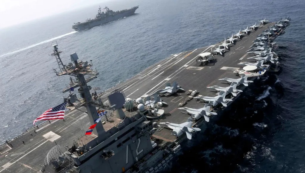 حاملة الطائرات 