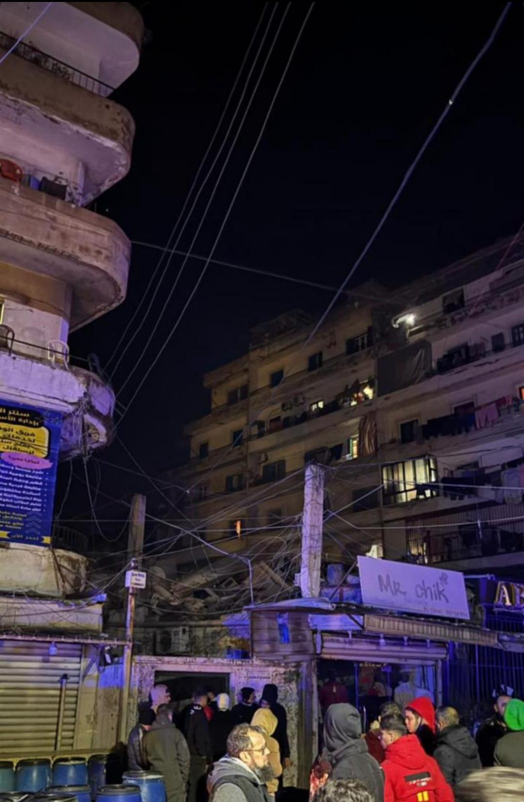 انهيار مبنى سكني في القبة (متداول).