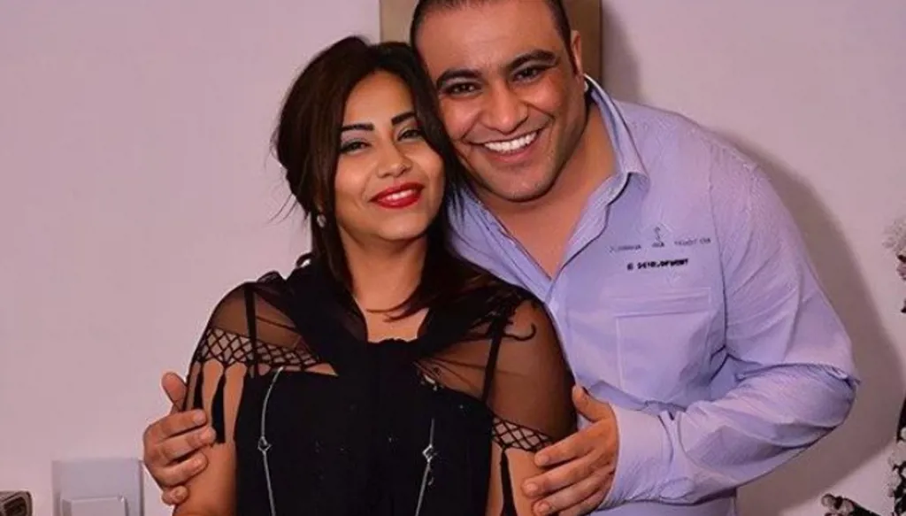 شقيق شيرين عبدالوهاب يوضح حقيقة سجنه على يدها وتسبّبها بمرض والدتهما