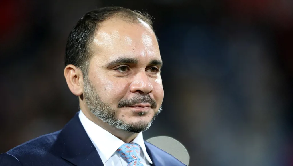 اتهامات صادمة من رئيس الاتحاد الأردني لإنفانتينو
