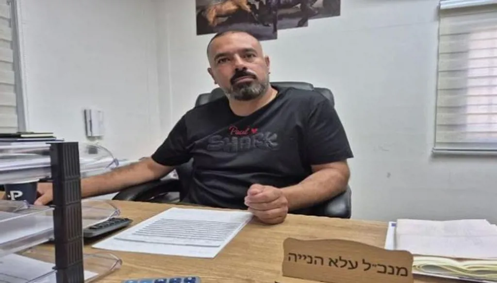 علاء هنية يثير الجدل: عائلة زوجتي قاتلت مع الجيش الإسرائيلي