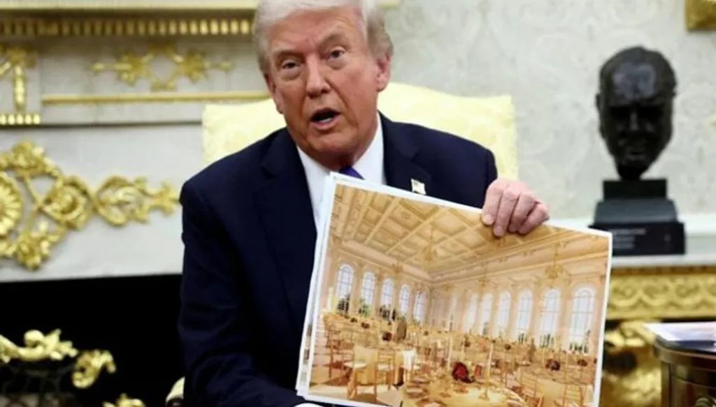 ترامب يُعبّد الطريق للكعب العالي… بلاط جديد بدل العشب في البيت الأبيض
