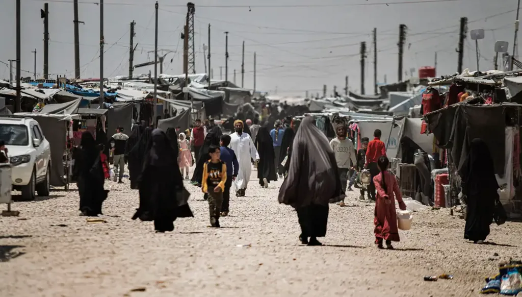 مخيم تقيم فيه عائلات مرتبطة بتنظيم داعش (إكس).