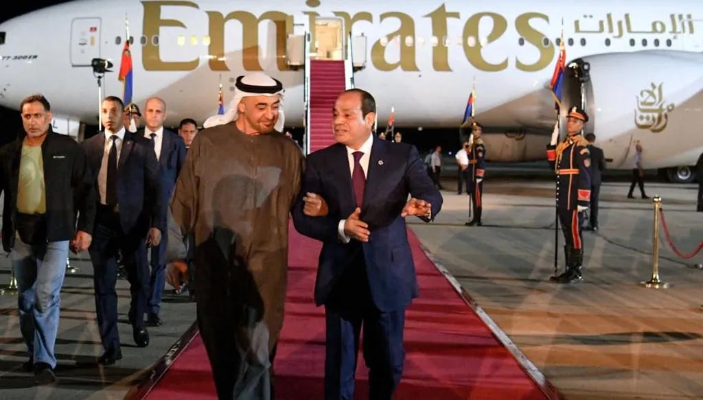 محمد بن زايد في مدينة العلمين... السيسي: مكانتك خاصة في مصر