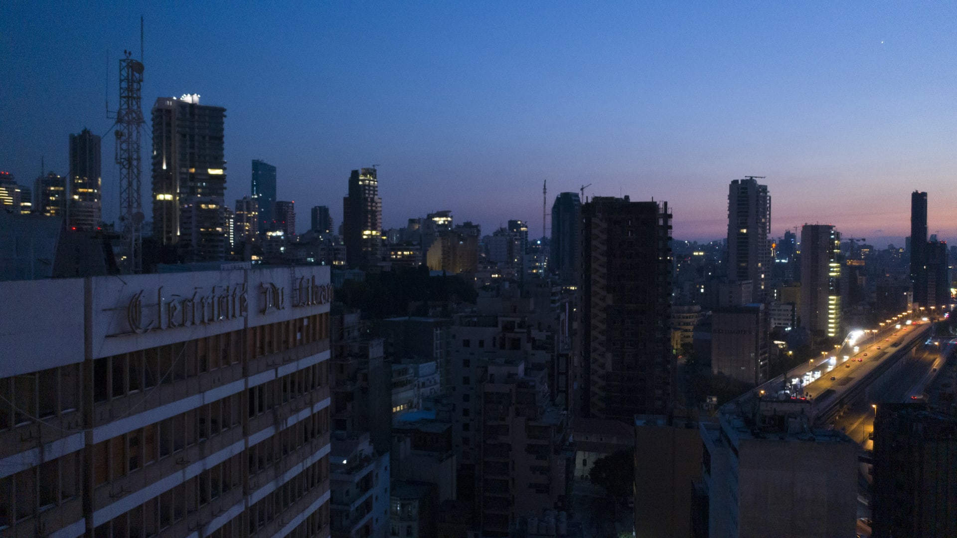 مؤسسة كهرباء لبنان. (تواصل)