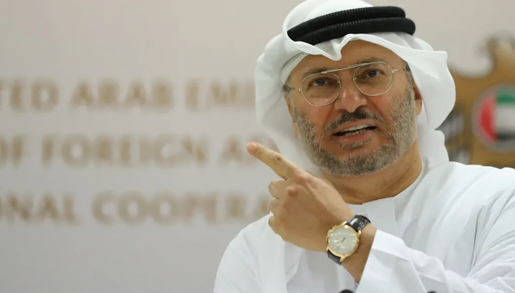 أنور قرقاش: الموقف الرمادي أخطر من اللاموقف