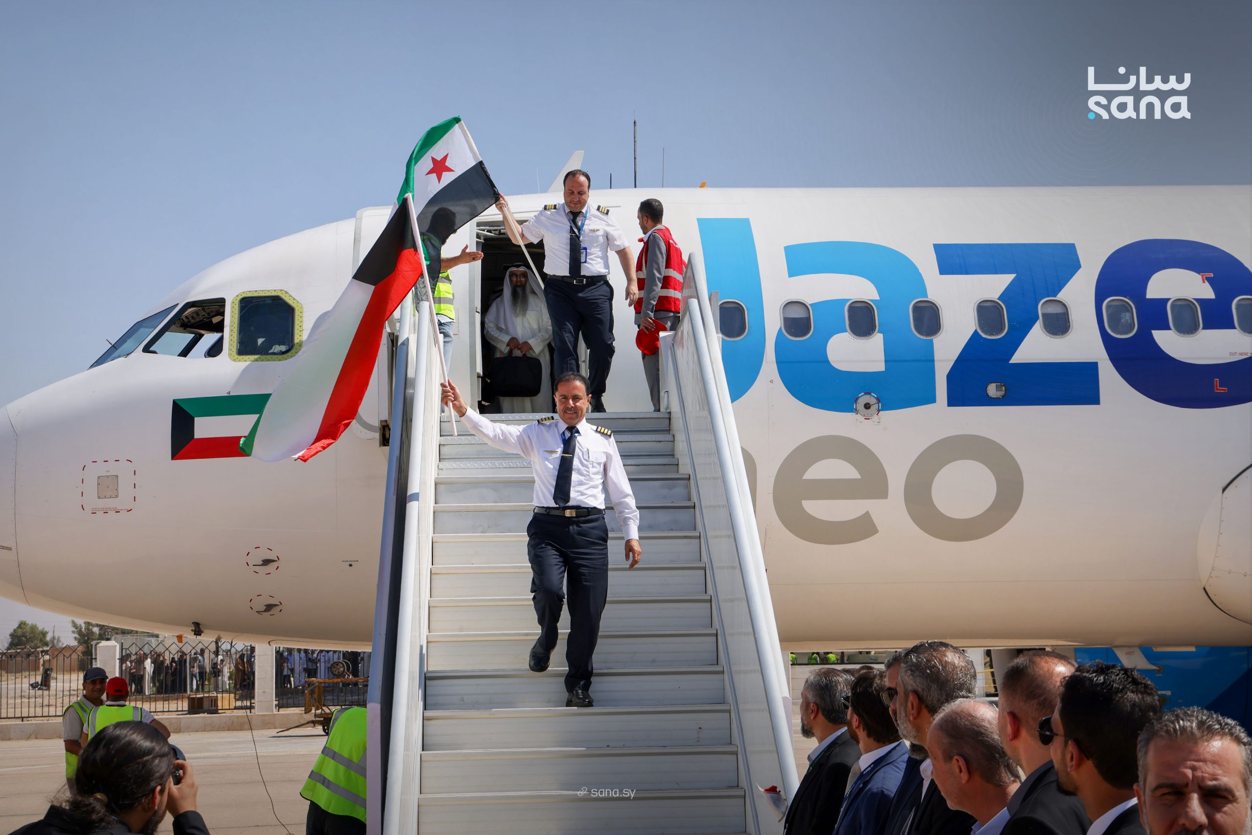 مطار دير الزور يستقبل أولى رحلات طيران الجزيرة القادمة من الكويت (سانا).